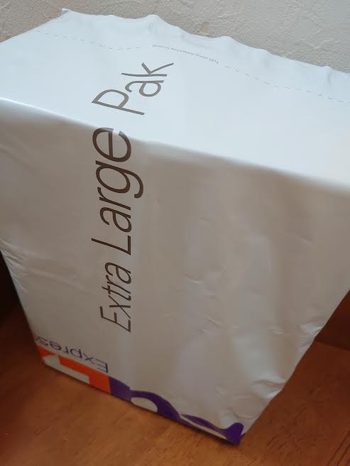 Fedex PAKの重さは？